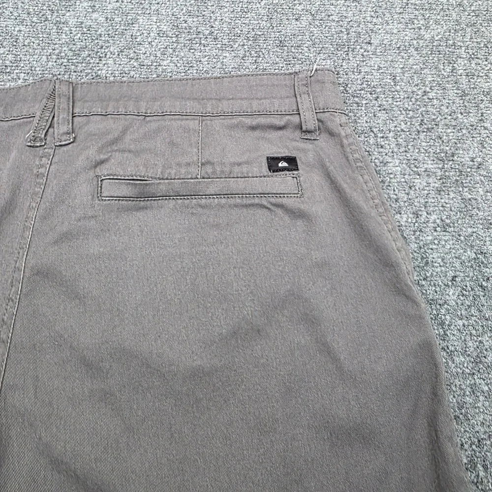 Quiksilver Mens Chino Shorts‎ Sz 34 Regular Gray Casual Flat Front Twill Stretch